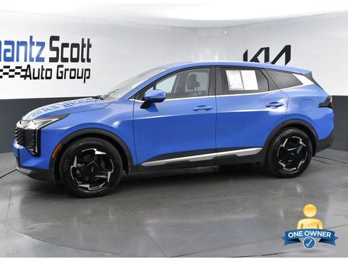 Certified 2026 Kia Sportage EX FWD image 2