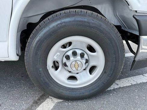 New 2025 Chevrolet Express 3500 Work Van 2D Chassis w/ Power Convenience Package image 9