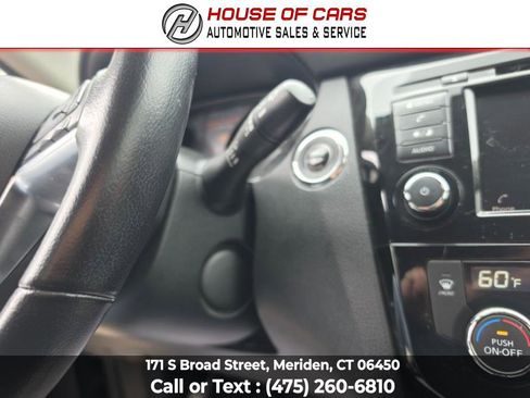 Used 2018 Nissan Rogue SV AWD/4WD image 30