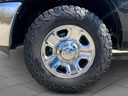 Used 2017 RAM 2500 Tradesman w/ Chrome Appearance Group image 11