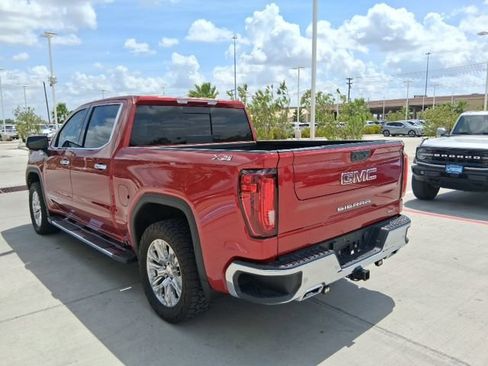 Used 2024 GMC Sierra 1500 SLT AWD/4WD image 4