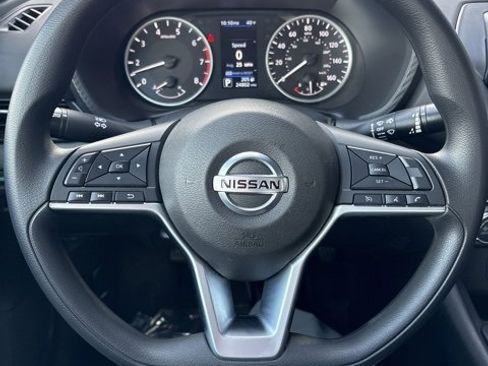 Used 2023 Nissan Sentra S image 8