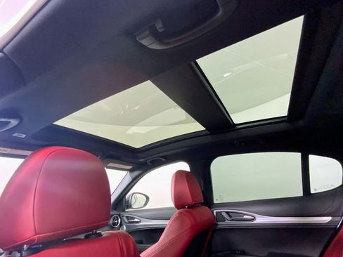 New 2025 Alfa Romeo Stelvio Sprint image 39