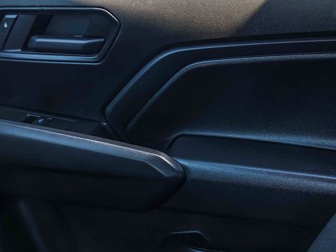 Used 2025 Chevrolet Colorado Trail Boss AWD/4WD image 16