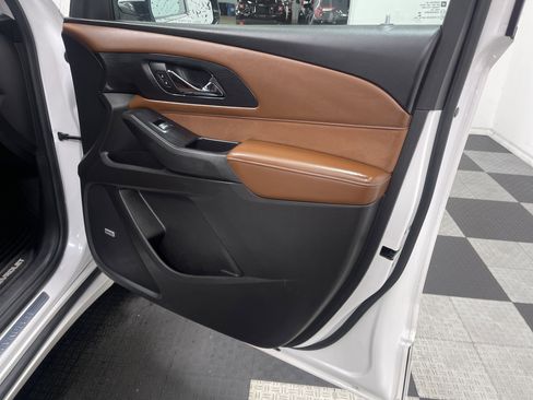 Used 2018 Chevrolet Traverse High Country image 25