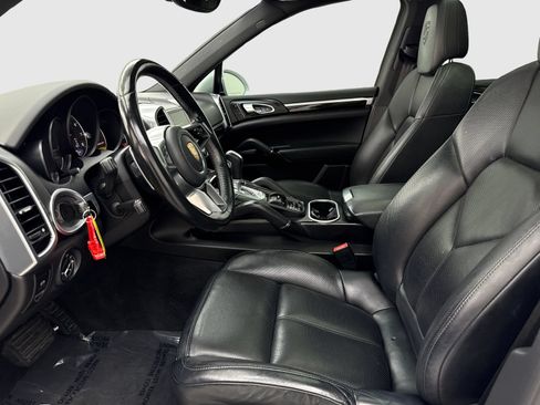 Used 2018 Porsche Cayenne Platinum Edition AWD/4WD image 17