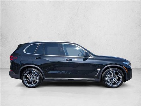 Used 2026 BMW X5 xDrive50e AWD/4WD image 4