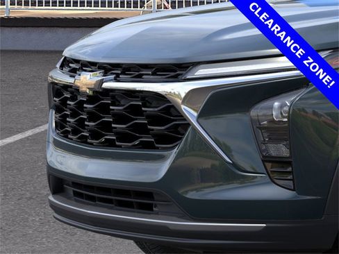 New 2025 Chevrolet Trax LT w/ Driver Confidence Package image 13