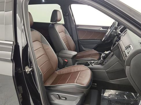 Used 2022 Volkswagen Tiguan SEL R-Line image 33