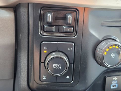 Used 2023 Ford F250 XL AWD/4WD image 22
