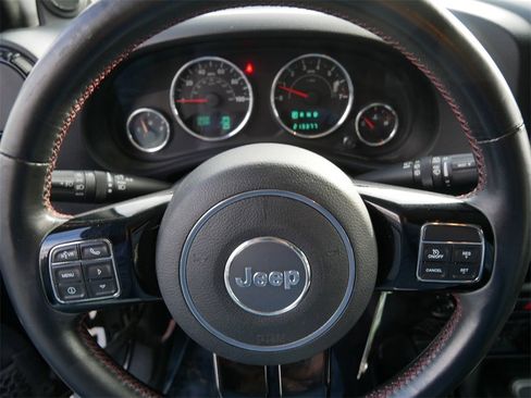 Used 2012 Jeep Wrangler Unlimited Sahara image 24