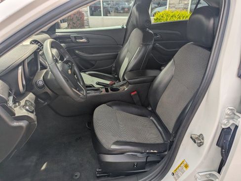 Used 2016 Chevrolet Malibu LT FWD image 11