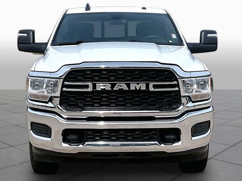 Used 2024 RAM 2500 Tradesman w/ Chrome Appearance Group AWD/4WD image 4