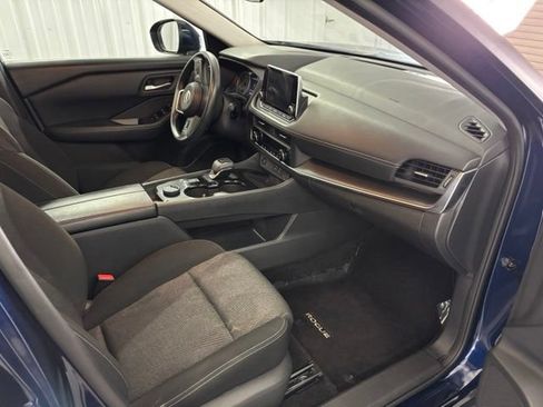 Used 2024 Nissan Rogue SV AWD/4WD image 26