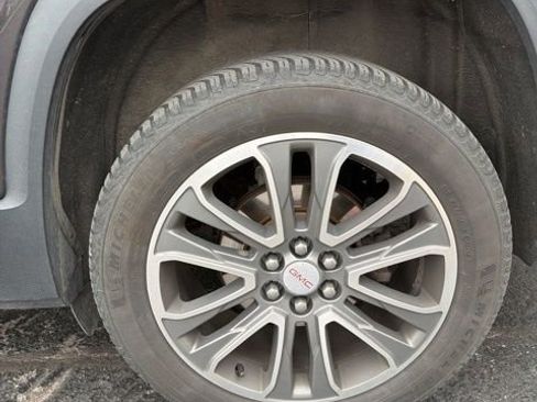 Used 2017 GMC Acadia SLT image 13