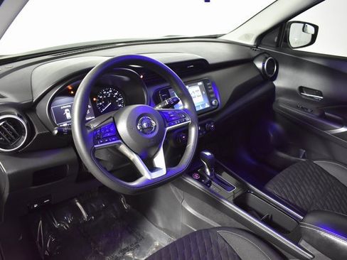 Used 2021 Nissan Kicks SV image 12