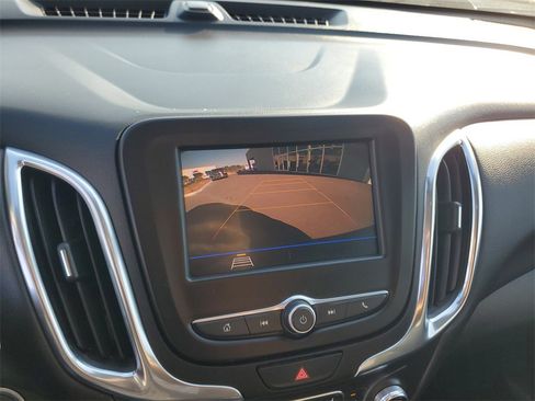 Used 2021 Chevrolet Equinox LT image 23