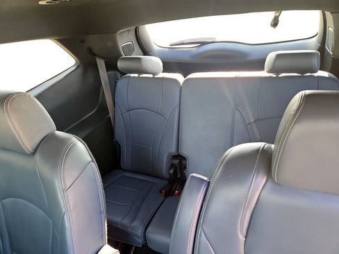 Used 2024 Buick Enclave Premium image 33