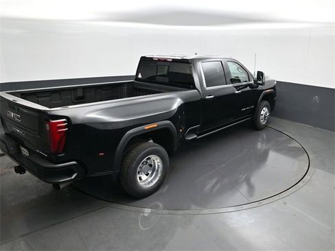 New 2026 GMC Sierra 3500 Denali w/ Denali Reserve Package image 17