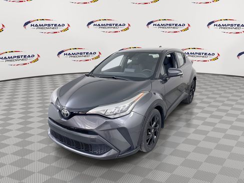 Used 2020 Toyota C-HR XLE FWD image 1