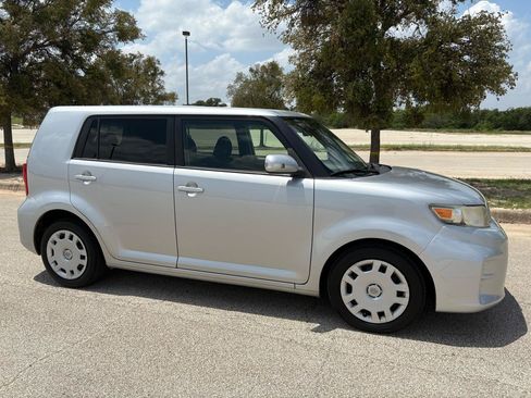 Used 2013 Scion xB FWD image 58