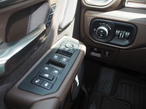 New 2025 RAM 1500 Limited image 30