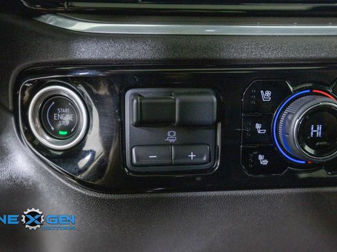 Used 2025 Chevrolet Silverado 1500 High Country w/ Technology Package AWD/4WD image 19