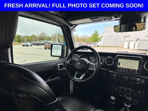 Used 2020 Jeep Wrangler Unlimited Sahara AWD/4WD image 33