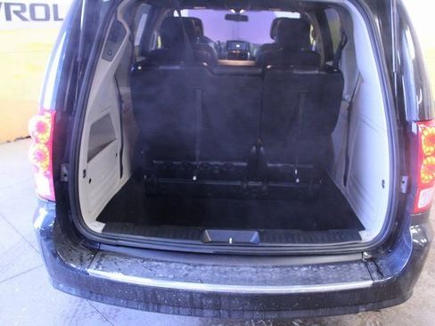 Used 2018 Dodge Grand Caravan SXT image 10