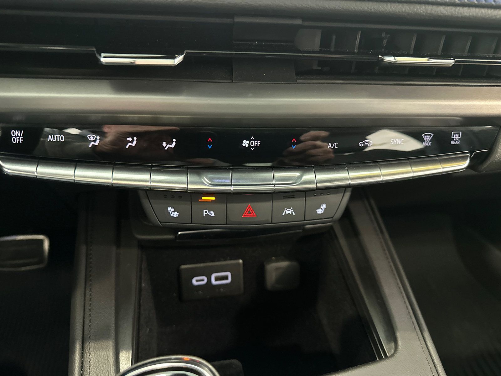 Used 2024 Cadillac XT4 Sport w/ LPO, Floor Liner Package AWD/4WD image 17