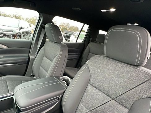 New 2026 Chevrolet Traverse LT image 15