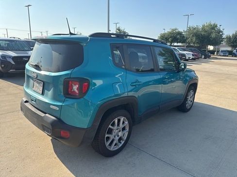 Used 2021 Jeep Renegade Latitude FWD image 2