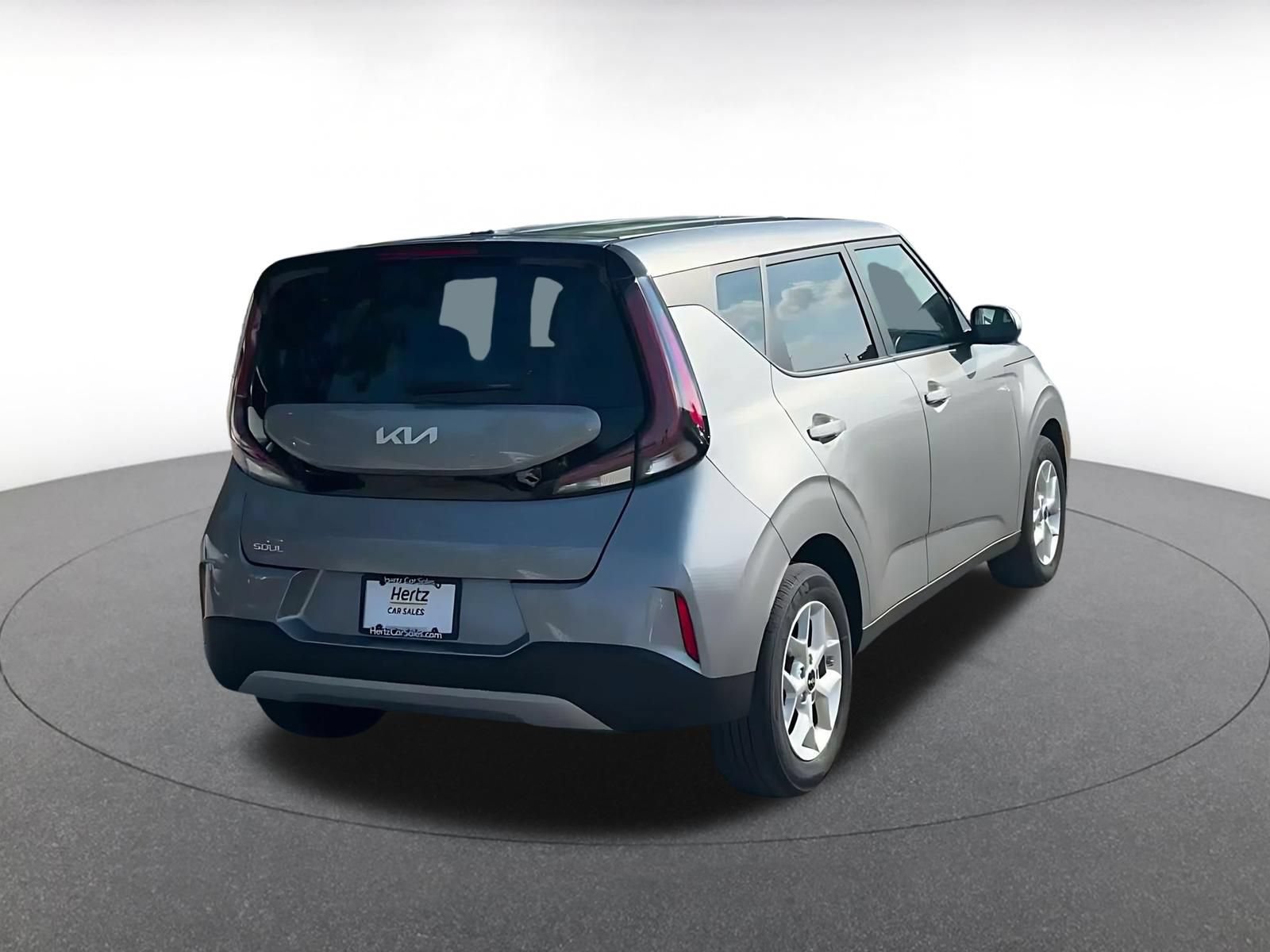 Used 2025 Kia Soul LX w/ LX Technology Package FWD image 13