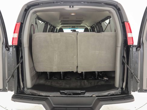 Used 2017 Chevrolet Express 3500 LT w/ LT Preferred Equipment Group image 11