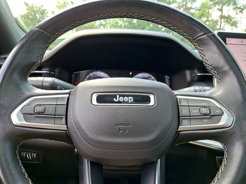 Used 2022 Jeep Compass High Altitude AWD/4WD image 16