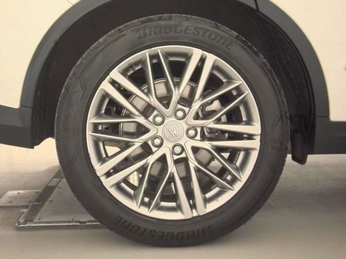 Used 2023 Acura MDX SH-AWD w/ Advance Package image 12