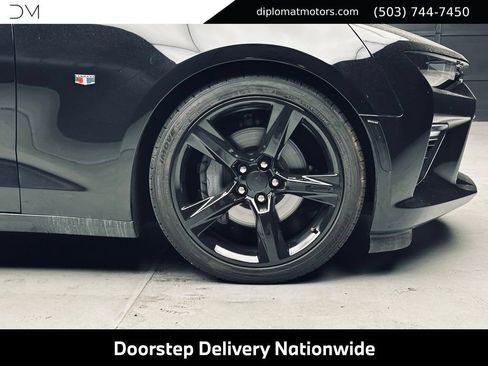 Used 2018 Chevrolet Camaro SS RWD image 41