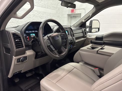 Used 2019 Ford F350 XL w/ Power Equipment Group image 18