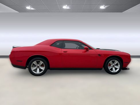 Used 2023 Dodge Challenger SXT RWD image 7