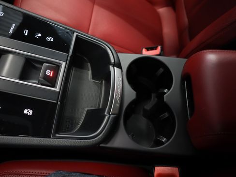 Certified 2024 Porsche Macan S AWD/4WD image 17