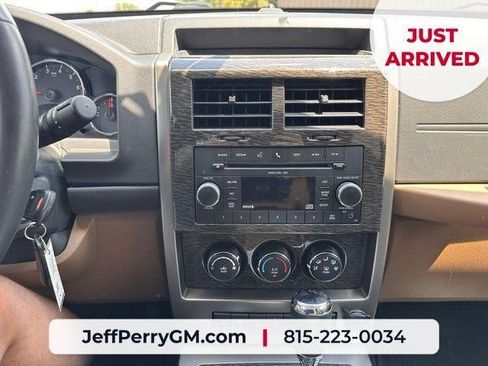 Used 2011 Jeep Liberty Limited AWD/4WD image 17