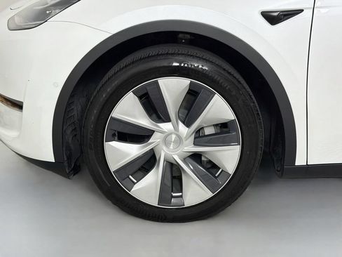 Used 2021 Tesla Model Y Long Range AWD/4WD image 33