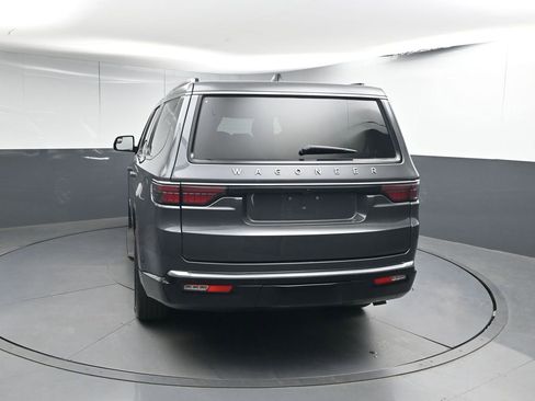 Used 2024 Jeep Wagoneer Base image 23