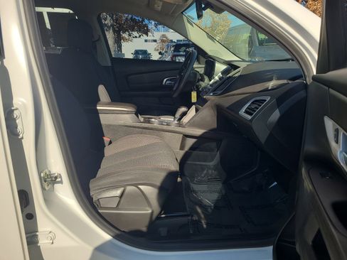 Used 2017 GMC Terrain SLE image 19