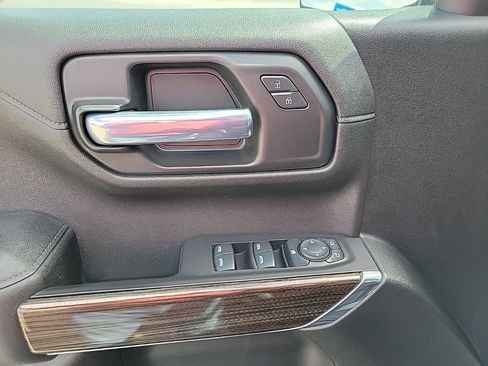 Used 2021 Chevrolet Silverado 1500 LT Trail Boss w/ Convenience Package II image 10