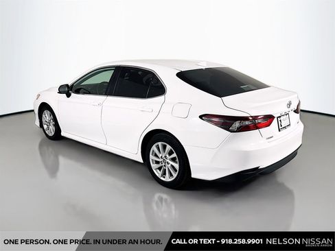 Used 2021 Toyota Camry LE FWD image 7