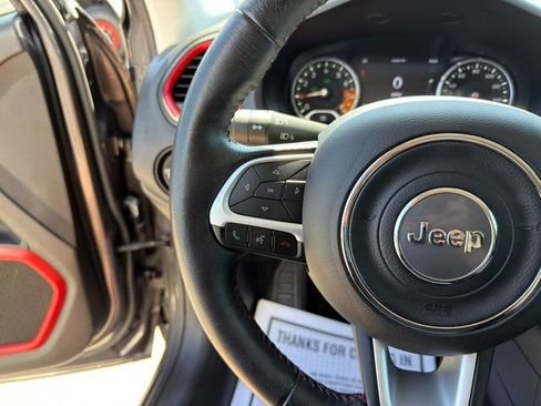 Used 2017 Jeep Renegade Trailhawk AWD/4WD image 34