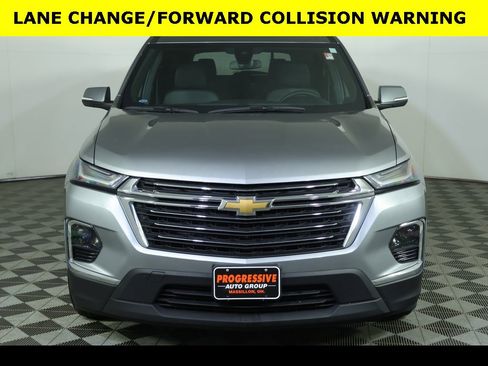 Used 2023 Chevrolet Traverse LT image 11