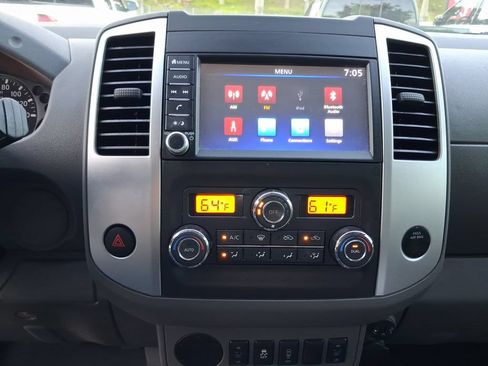 Used 2021 Nissan Frontier SV w/ Midnight Edition Floor Mats RWD image 26