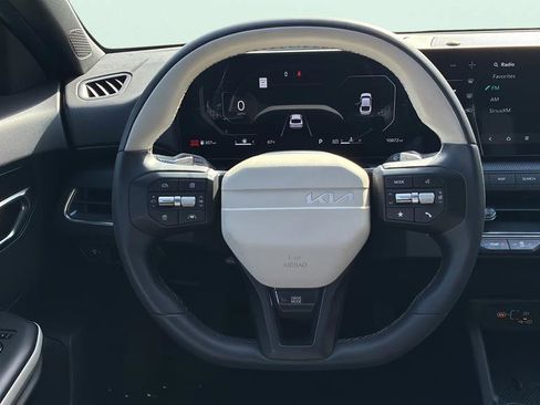 Certified 2025 Kia K4 GT-Line image 17